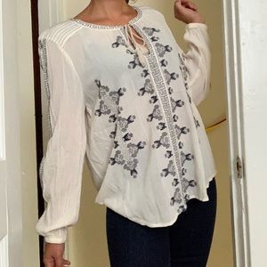 ✨3/$20✨ Lucky Brand Embroidered Blouse